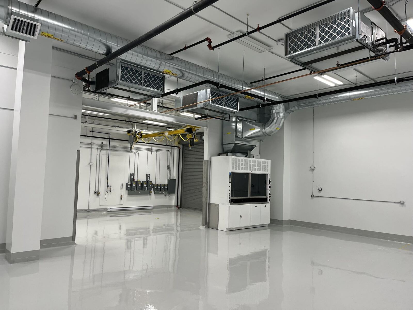 安大略省200,000平方米电池洁净室设施